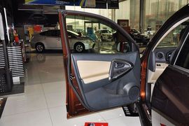 2012款丰田RAV4