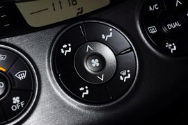 2012款丰田RAV4