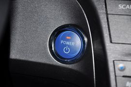 2012款丰田普锐斯1.8L标准版到店实拍