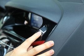 2012款长安福特福克斯两厢2.0AT豪华运动型贵州试驾