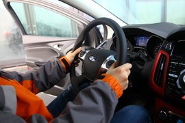 2012款长安福特福克斯两厢2.0AT豪华运动型贵州试驾