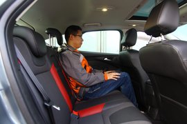 2012款长安福特福克斯两厢2.0AT豪华运动型贵州试驾