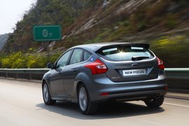 2012款长安福特福克斯两厢2.0AT豪华运动型贵州试驾