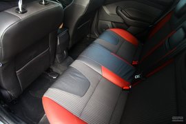 2012款长安福特福克斯两厢2.0AT豪华运动型贵州试驾