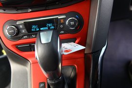 2012款长安福特福克斯两厢2.0AT豪华运动型贵州试驾