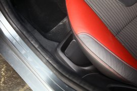2012款长安福特福克斯两厢2.0AT豪华运动型贵州试驾