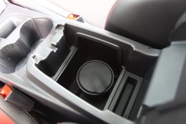 2012款长安福特福克斯两厢2.0AT豪华运动型贵州试驾