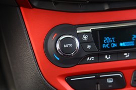 2012款长安福特福克斯两厢2.0AT豪华运动型贵州试驾
