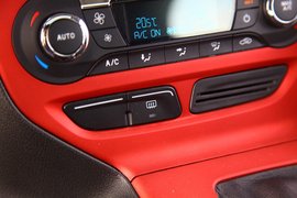 2012款长安福特福克斯两厢2.0AT豪华运动型贵州试驾