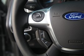 2012款长安福特福克斯两厢2.0AT豪华运动型贵州试驾