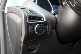 2012款长安福特福克斯两厢2.0AT豪华运动型贵州试驾