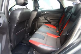 2012款长安福特福克斯两厢2.0AT豪华运动型贵州试驾