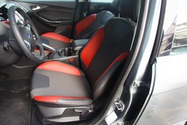 2012款长安福特福克斯两厢2.0AT豪华运动型贵州试驾