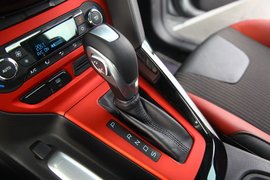 2012款长安福特福克斯两厢2.0AT豪华运动型贵州试驾