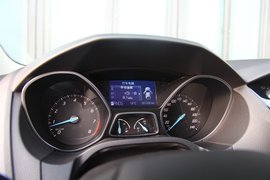 2012款长安福特福克斯两厢2.0AT豪华运动型贵州试驾