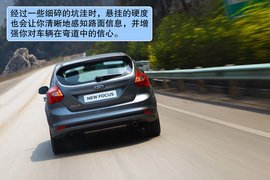 2012款长安福特福克斯两厢2.0AT豪华运动型贵州试驾