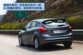 2012款长安福特福克斯两厢2.0AT豪华运动型贵州试驾