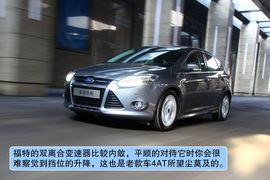 2012款长安福特福克斯两厢2.0AT豪华运动型贵州试驾