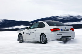 2011款宝马M3双门版瑞典冰雪高级驾驶培训实拍