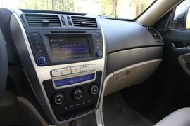 2012款吉利全球鹰GX7