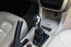 2012款吉利全球鹰GX7