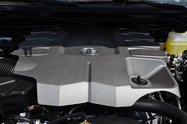 2012款一汽丰田兰德酷路泽4.6L
