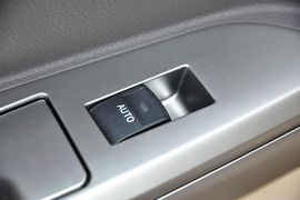 2012款一汽丰田兰德酷路泽4.6L