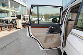 2012款一汽丰田兰德酷路泽4.6L
