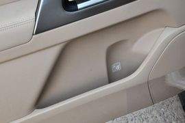 2012款一汽丰田兰德酷路泽4.6L