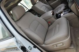 2012款一汽丰田兰德酷路泽4.6L