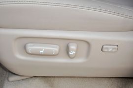 2012款一汽丰田兰德酷路泽4.6L