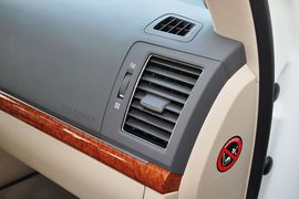 2012款一汽丰田兰德酷路泽4.6L