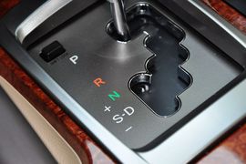 2012款一汽丰田兰德酷路泽4.6L
