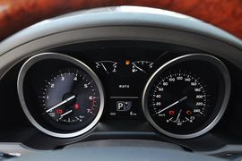 2012款一汽丰田兰德酷路泽4.6L