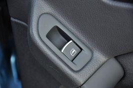 2012款一汽大众高尔夫1.4TSI蓝驱型