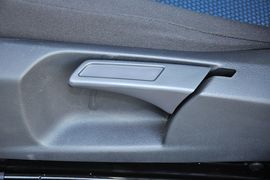 2012款一汽大众高尔夫1.4TSI蓝驱型