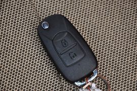 2012款雪佛兰乐驰1.0L手动优越型