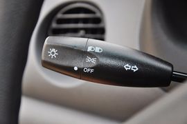 2012款雪佛兰乐驰1.0L手动优越型