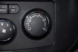 2012款风行菱智1.6L商用版标准型