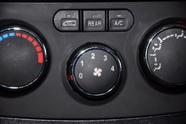 2012款风行菱智1.6L商用版标准型