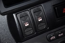 2012款风行菱智1.6L商用版标准型