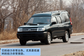 2010款郑州日产锐骐多功能商用车试驾
