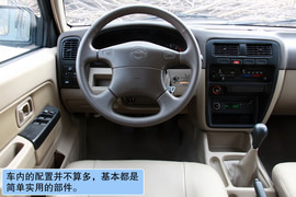 2010款郑州日产锐骐多功能商用车试驾