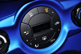 2012款福特嘉年华1.5L自动动感限量版