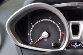 2012款福特嘉年华1.5L自动动感限量版
