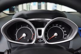 2012款福特嘉年华1.5L自动动感限量版