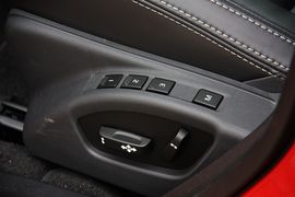 海外试驾沃尔沃V60