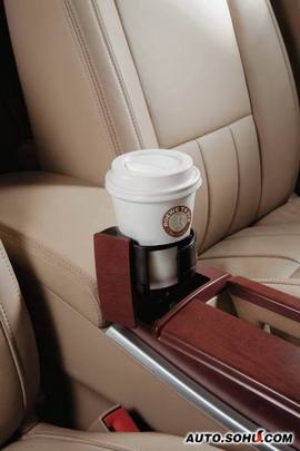 08款荣威550官方图