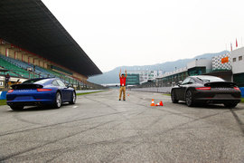 试驾全新一代保时捷911