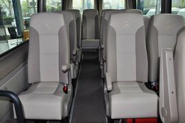 2012款奔驰凌特2.1L手动中轴版14座